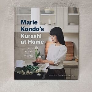 Marie Kondo's Kurashi at Home : How to Organize Your Space and Achive Your Ideal